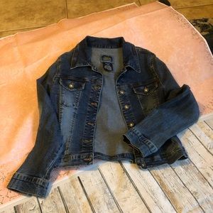 Jean Jacket size small Solid Jean brand